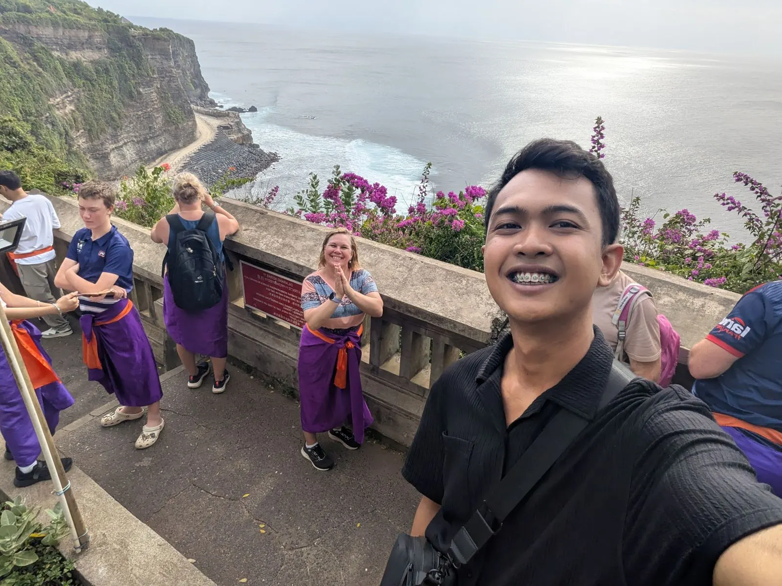 Choky with guests at the Uluwatu cliffs
